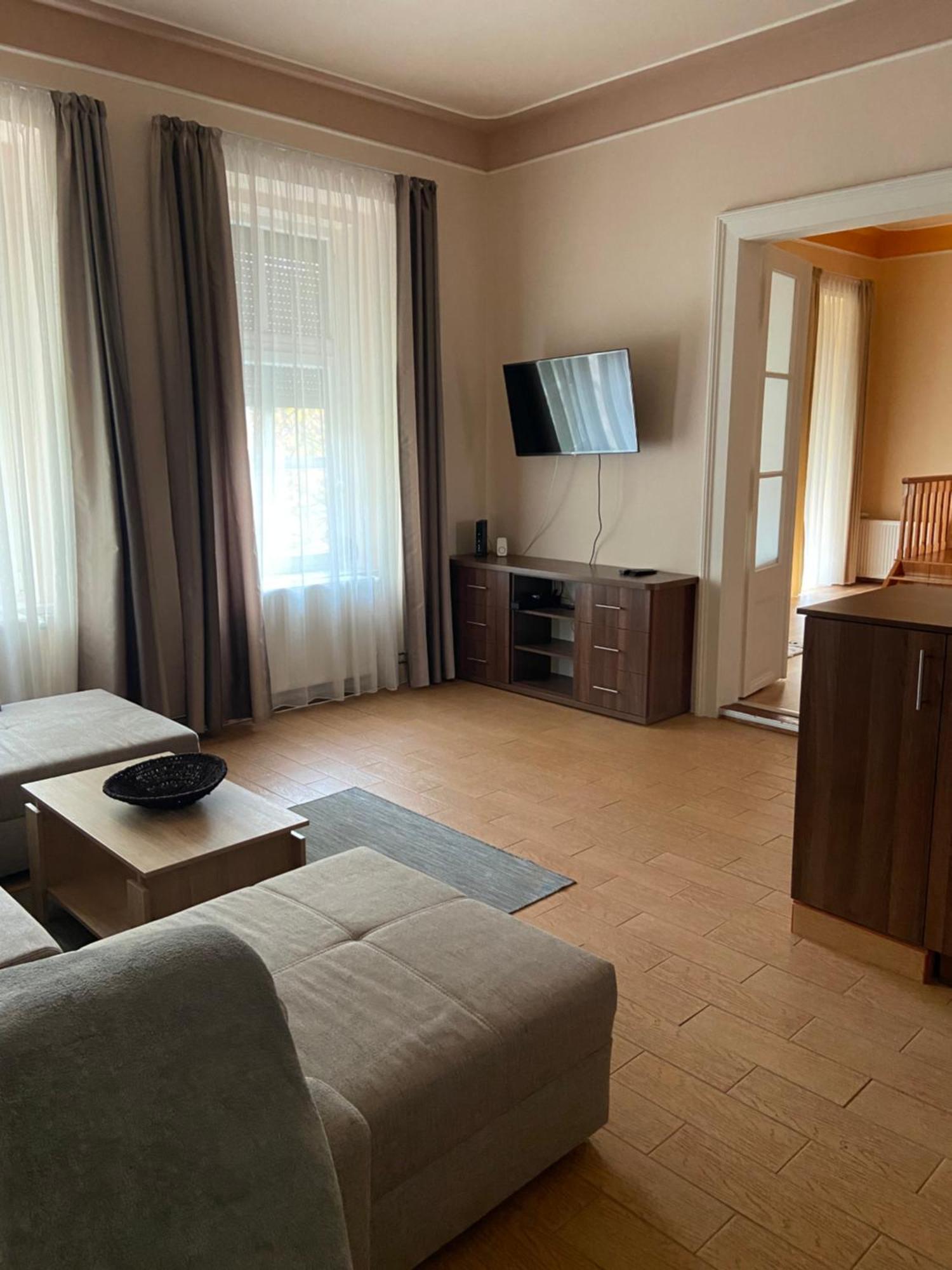 Apartament Petoefi House Segedyn Zewnętrze zdjęcie